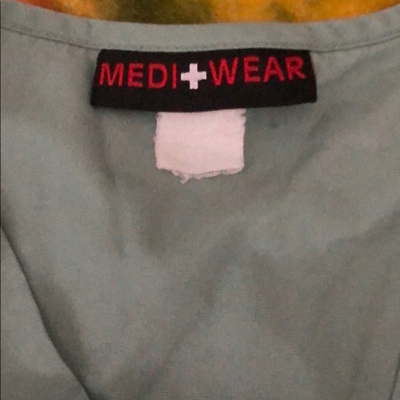 Scrub Set Top & Bottom - Picture 2 of 8